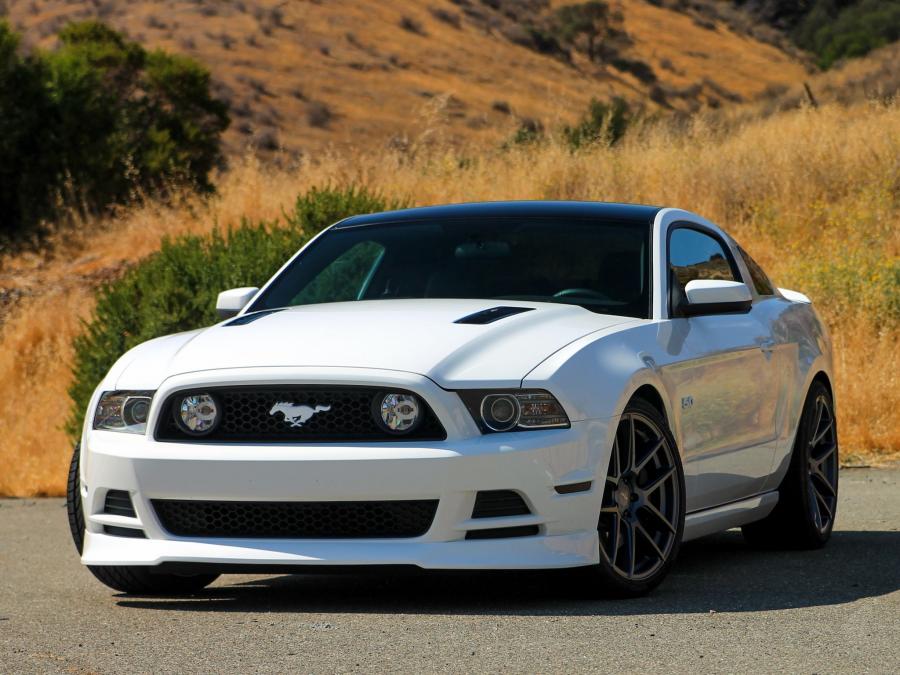  Ford Mustang 5.0 GT 2012 года  (фото 6 из 13)